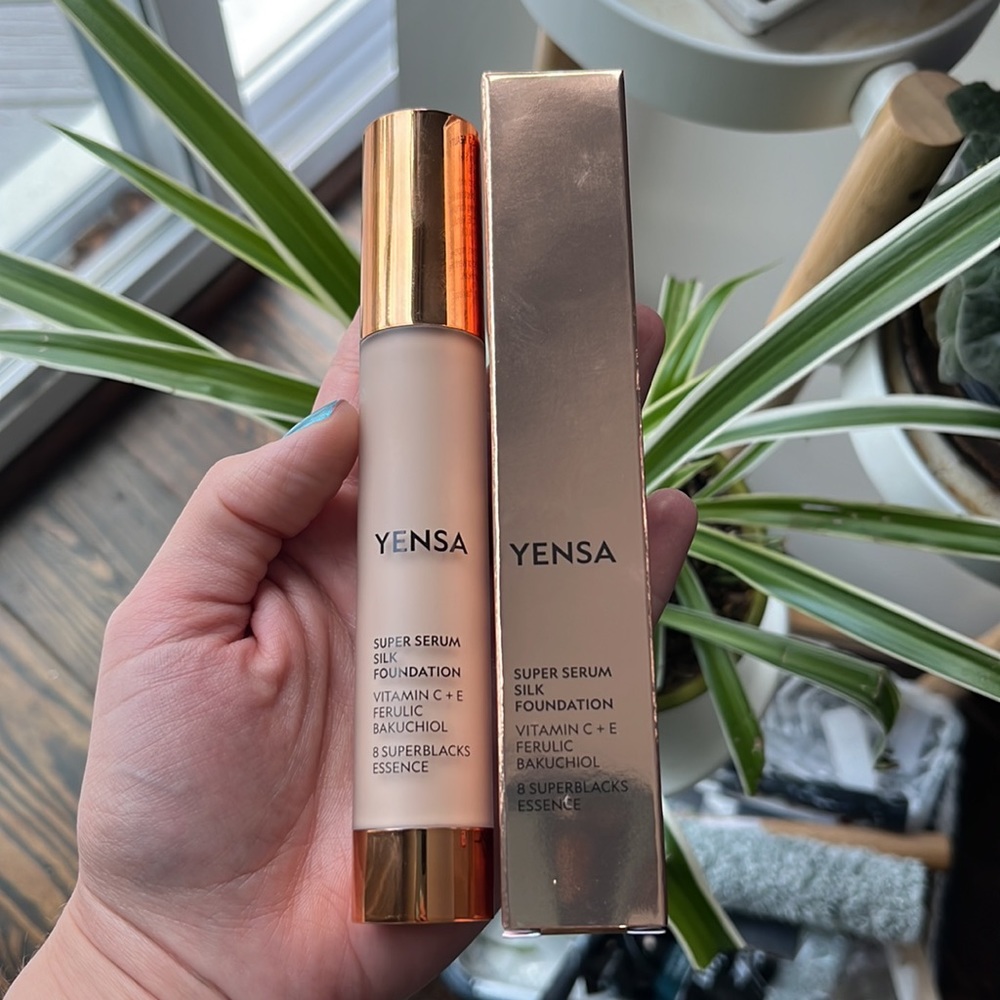 NWT Yensa Super Serum Silk Foundation Light Warm